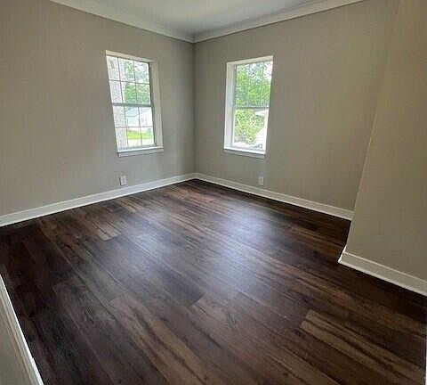 3rd image of 604 Ellington Avenue