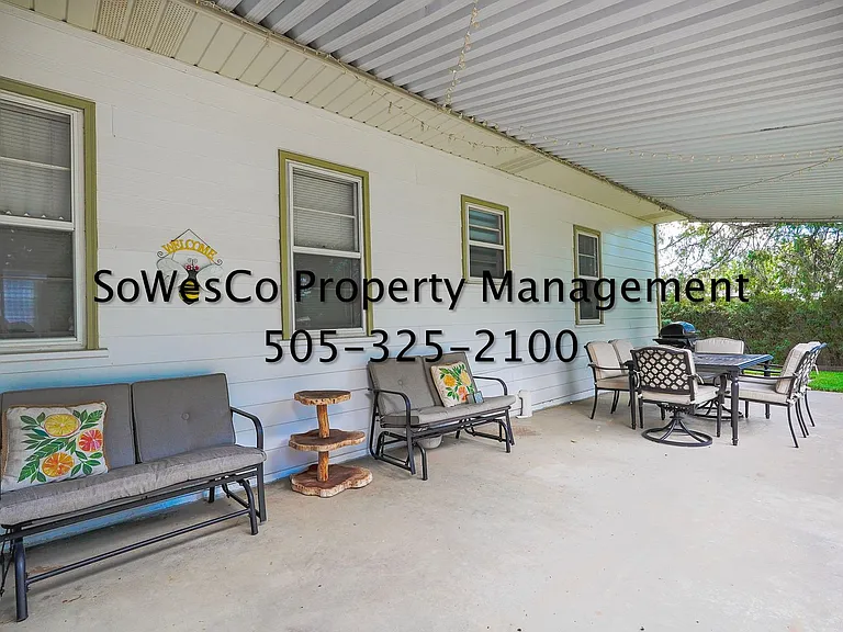 1011 N Monterey Ave — Photo 15