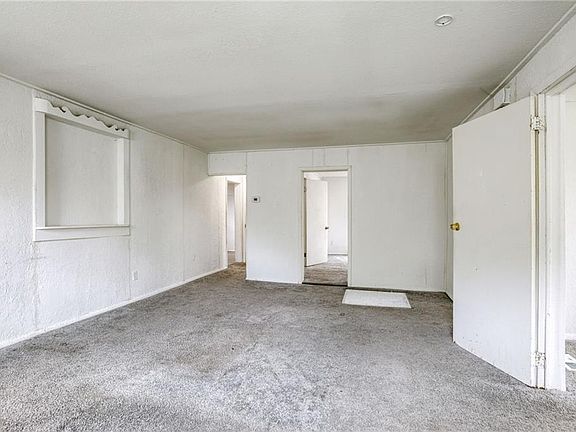 5th image of 2600 Garland St