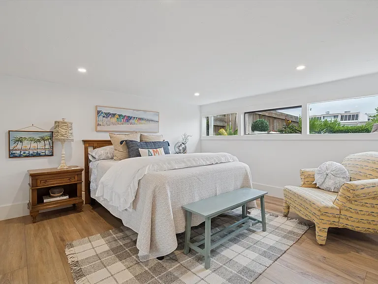 3803 E Bay Dr — Photo 8