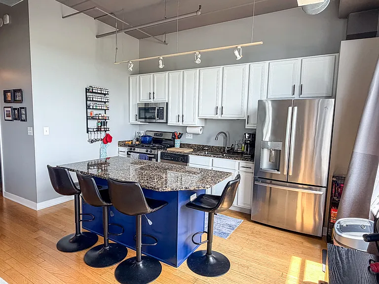 833 W 15th Pl #712 — Photo 17