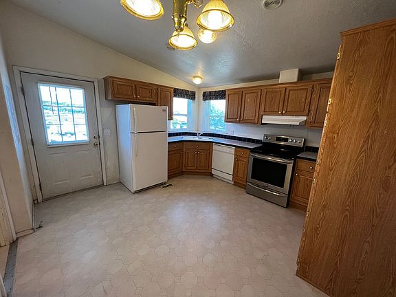 3rd image of 3040 SW River View Dr