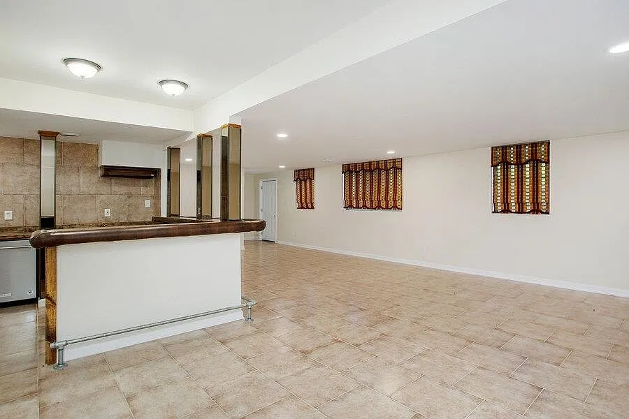4 bed, 3.0 bath, 3096 sqft, $2,195 — Photo 3