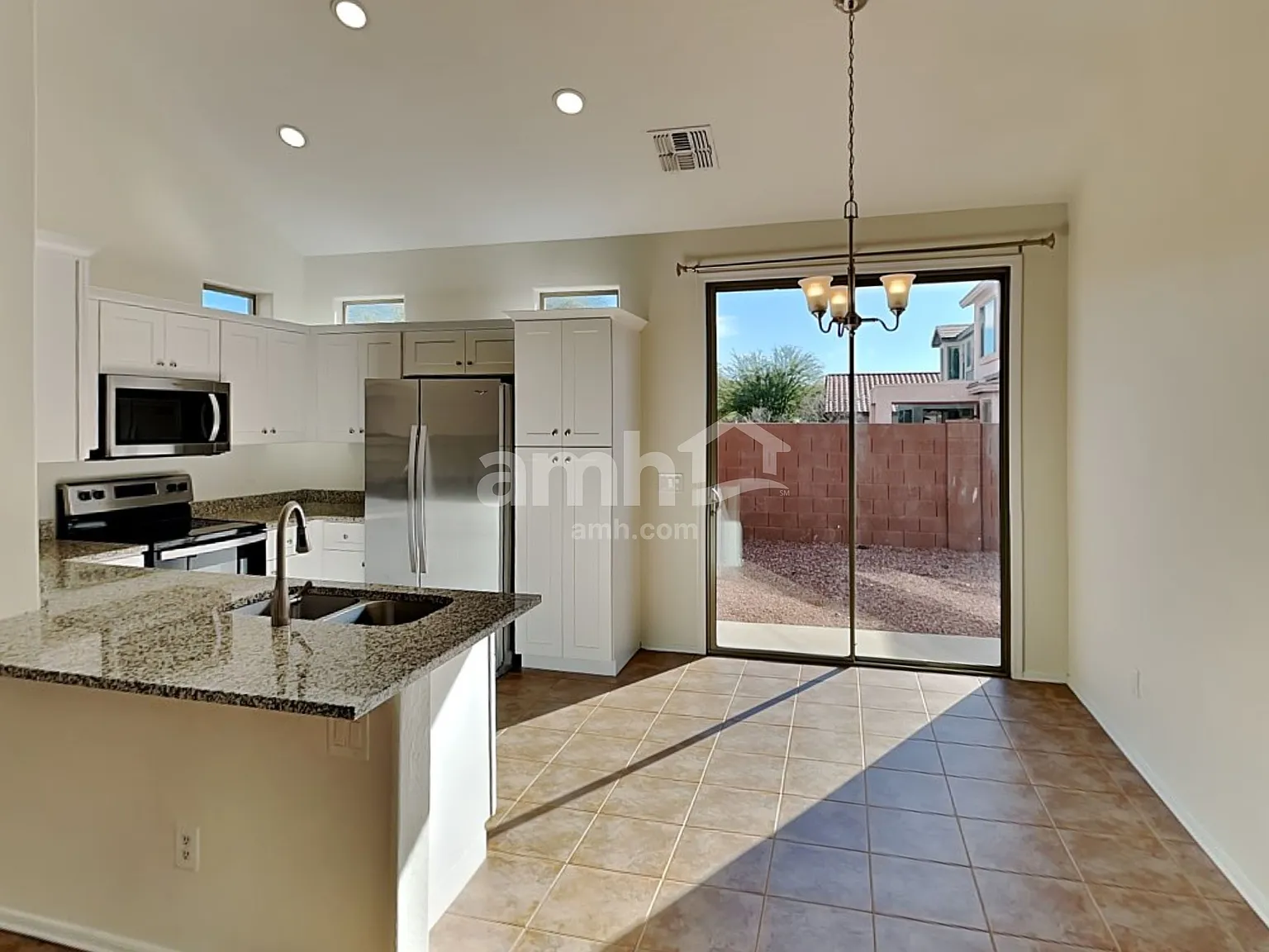 3 bed, 2.5 bath, 1464 sqft, $2,075 — Photo 4
