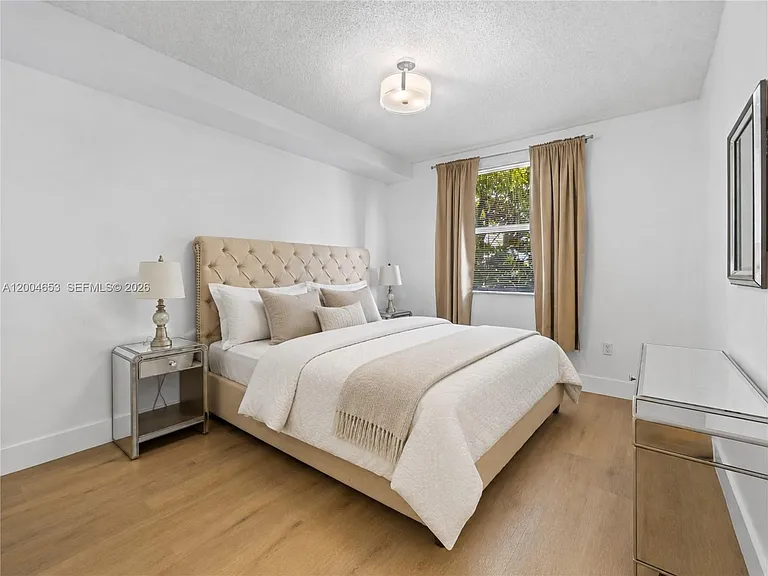 17145 N Bay Rd #4311 — Photo 3