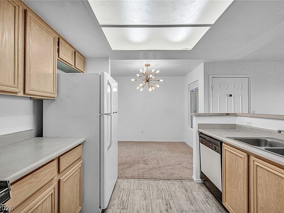 5th image of 8070 W Russell Rd Unit 2060