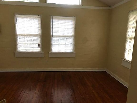 5th image of 111 NE 8th St #111