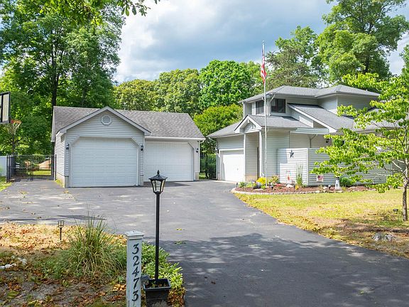 2nd image of 32473 E Penn Ct