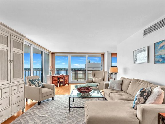 3rd image of 5480 N Ocean Dr APT A10c
