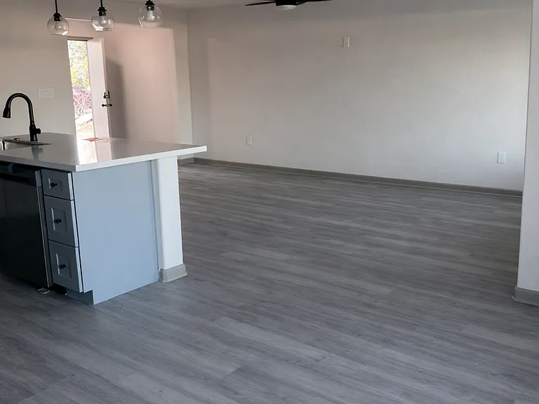 15565 Kurt Dr — Photo 6