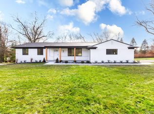 1198 Christian Hills Dr, Rochester Hills, MI 48309