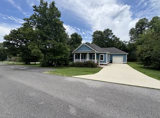 111 Reeds Ln, Sewanee, TN 37375