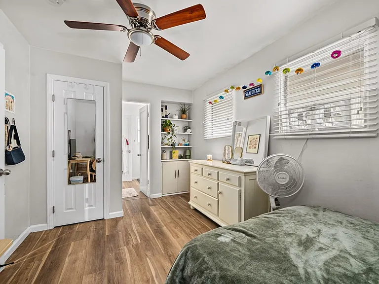 6239-6241 Mary Lane Dr — Photo 10