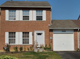 1466 Walnut Cir, Carol Stream, IL 60188