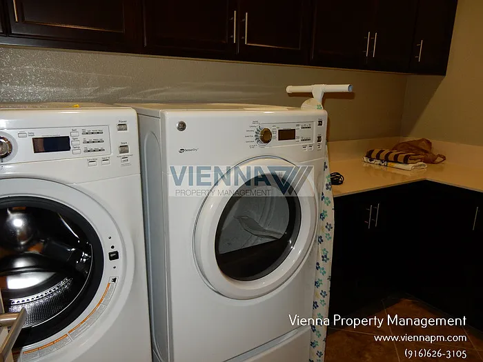 5635 Saratoga Cir — Photo 24