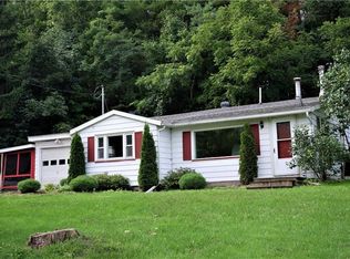 504 Sheldon Rd, Palmyra, NY 14522