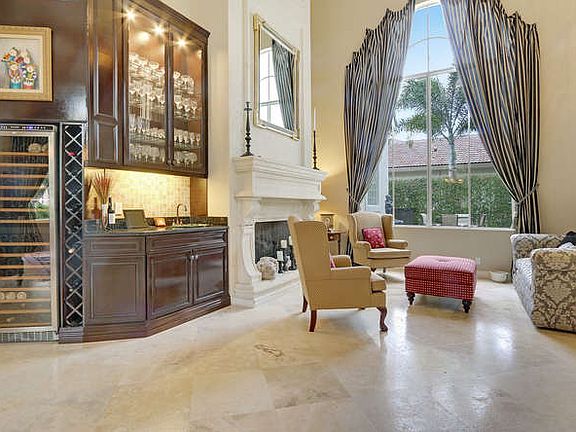 Living Room w/ Wet Bar