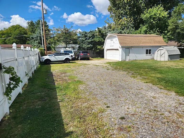 37351 Susan St — Photo 37