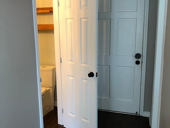 Front Entryway & 1/2 Bath