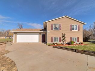 5020 Saturn Dr, Rapid City, SD 57703