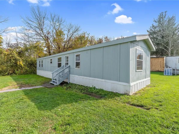 956 Middle Rd #9A, Oswego, NY 13126