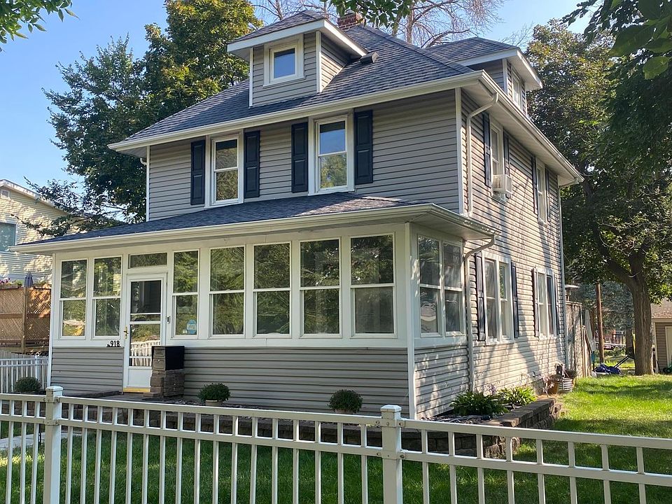 1st image of 918 15th Ave N