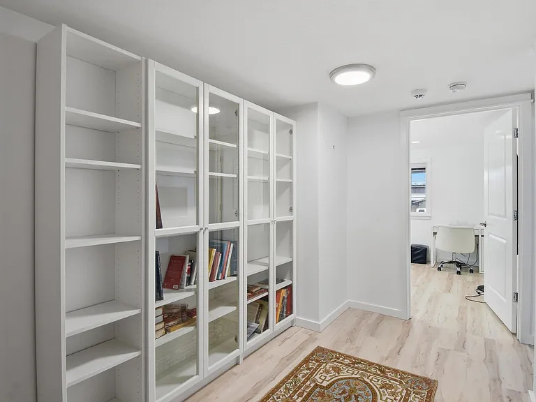 12704 Holmes Point Dr NE — Photo 14