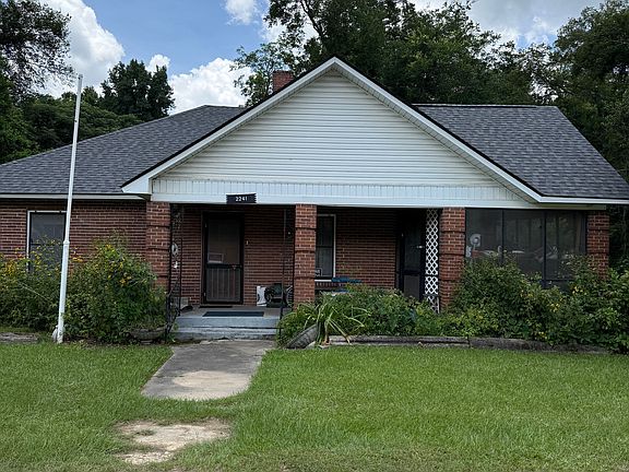 2nd image of 2241 Jeffersonville Rd