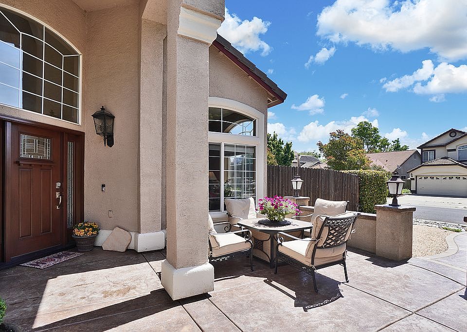 1st image of 310 Anacapa Dr