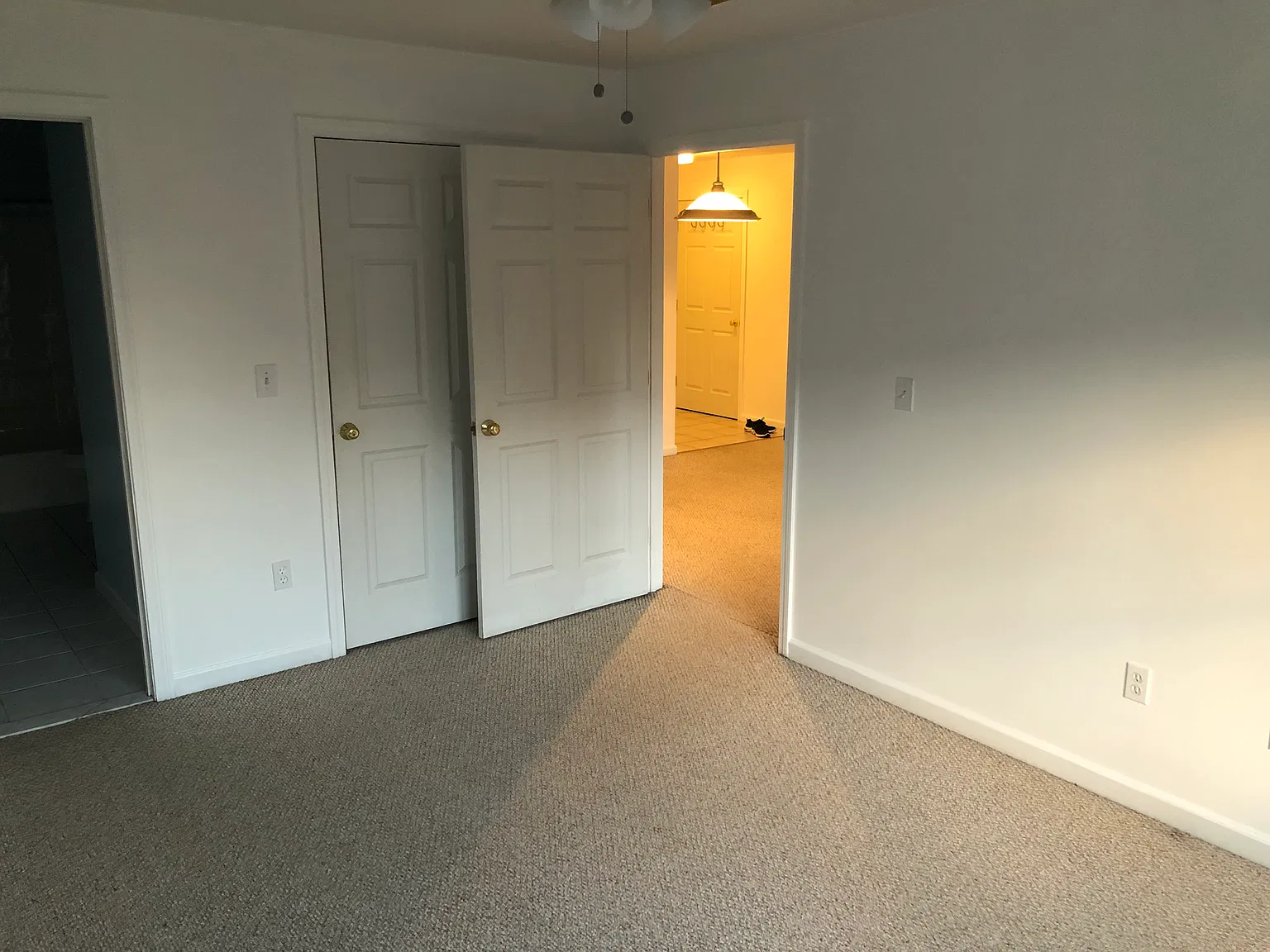 2 bed, 1050 sqft, $2,200 — Photo 4