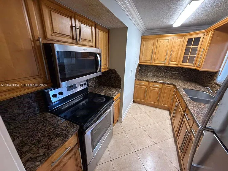2735 W 52nd St #109 — Photo 3