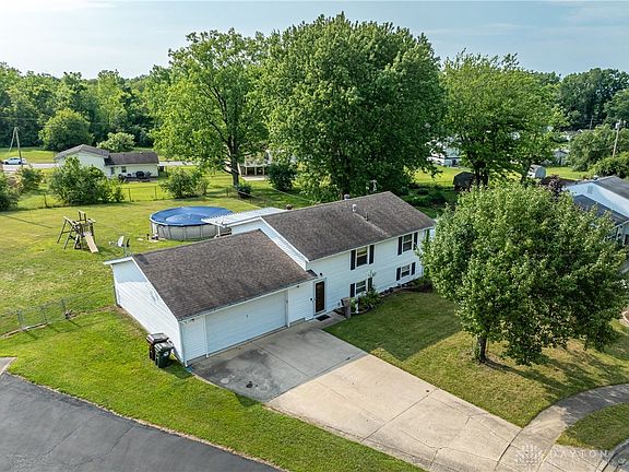 2nd image of 31 Sunnybrook Ct
