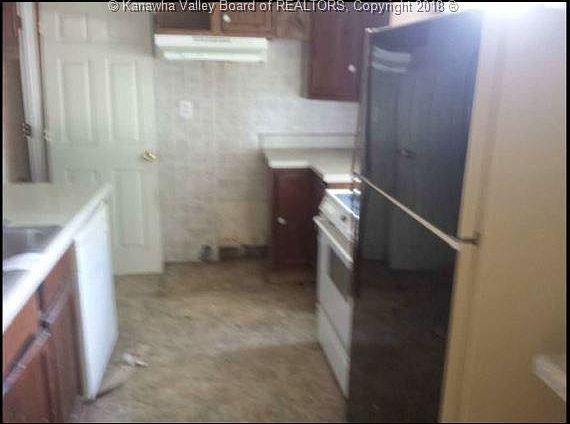 5th image of 714 8th Ave