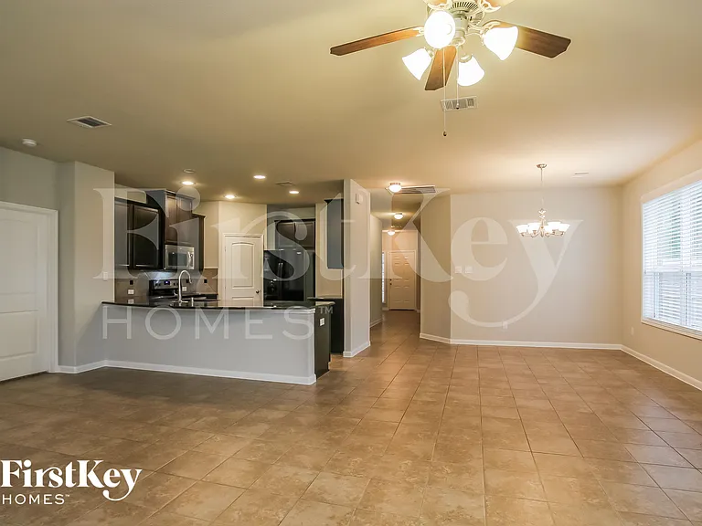 16106 Broadwater Dr — Photo 4