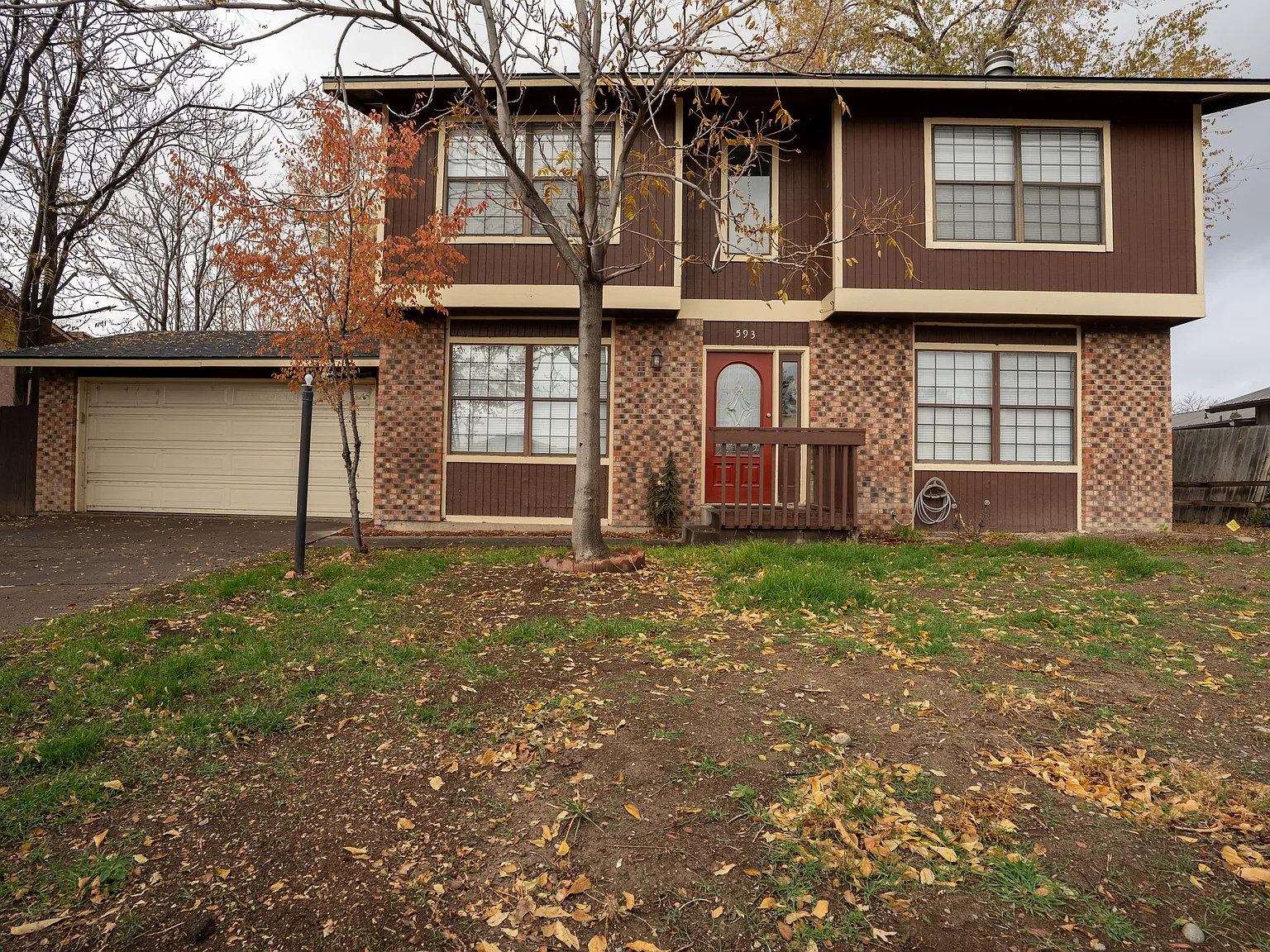 593 Redwing Ln — Photo 1