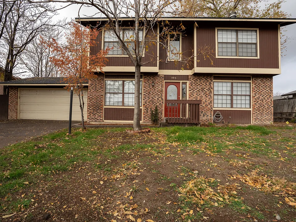 593 Redwing Ln
