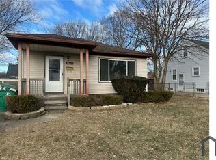 23007 Beechwood Ave, Eastpointe, MI 48021
