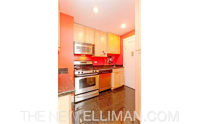Rented by Douglas Elliman | media 19
