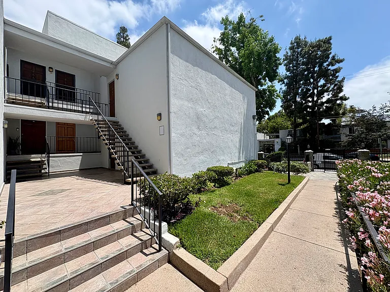 18645 Hatteras St #166 — Photo 3