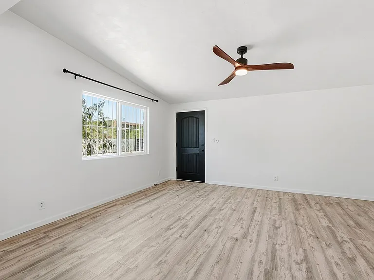 2535 N Dodge Blvd #3 — Photo 11