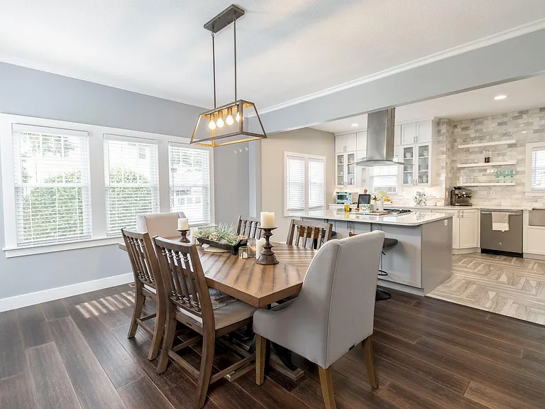 337 S Terrace Dr — Photo 2