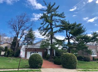 15 Independence Dr, Manhasset Hills, NY 11040