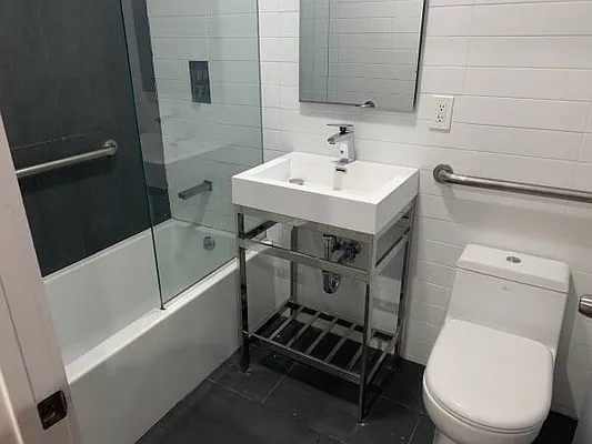 Rented by Premier Metro Realty Corp | media 4
