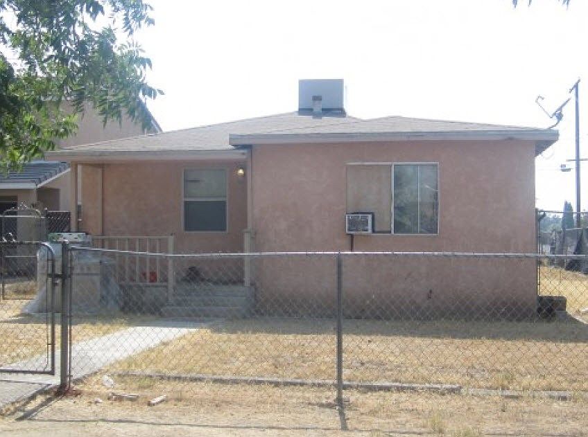 2nd image of 430 Clinton St
