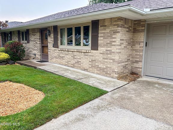3rd image of 2649 Gladhaven Dr