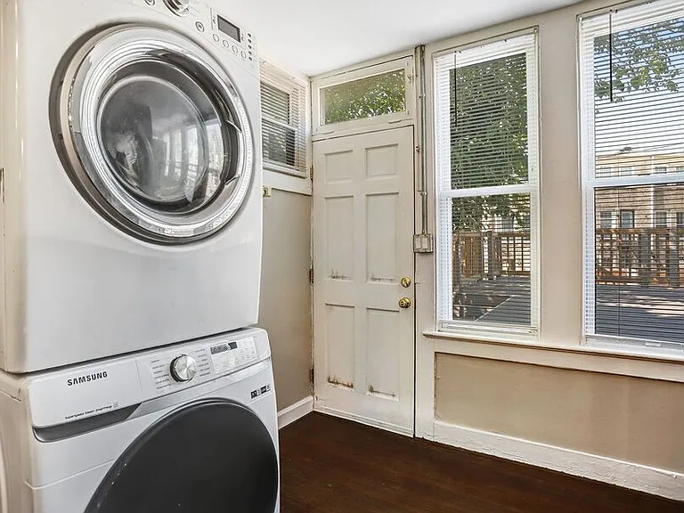 821 Kentucky Ave SE — Photo 21