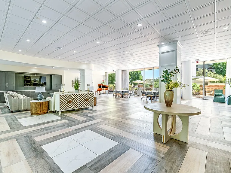 Lake Park Senior Living — Photo 23