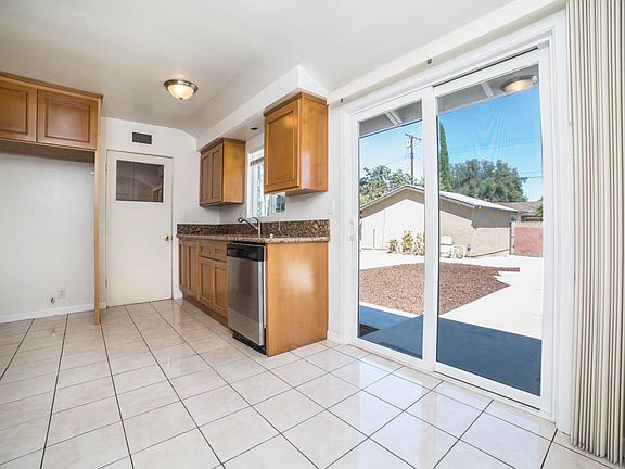4th image of 7618 De Soto Ave