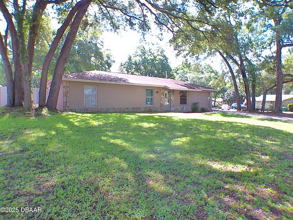 2nd image of 601 E Tall Pine Ter