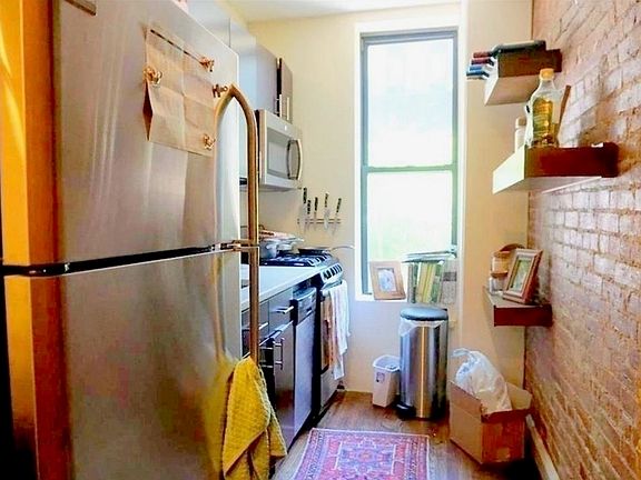 2nd image of 309 E 93rd St #5S